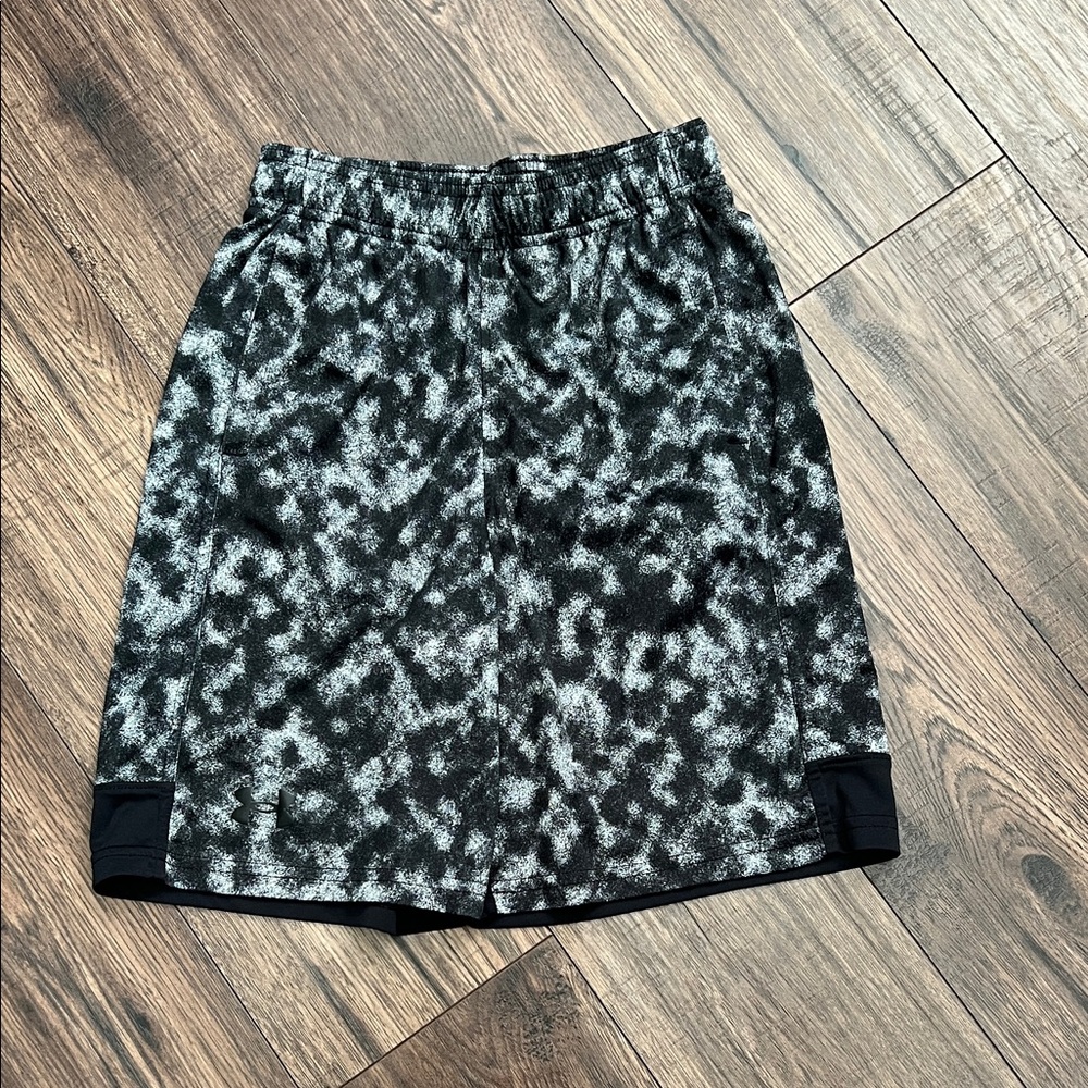 Under Armour Black & Gray Pattern Loose Fit Shorts
